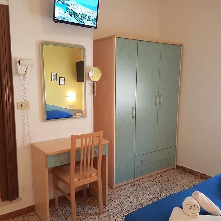 Hotel Villa Ersilia Rimini B&B ภายนอก รูปภาพ