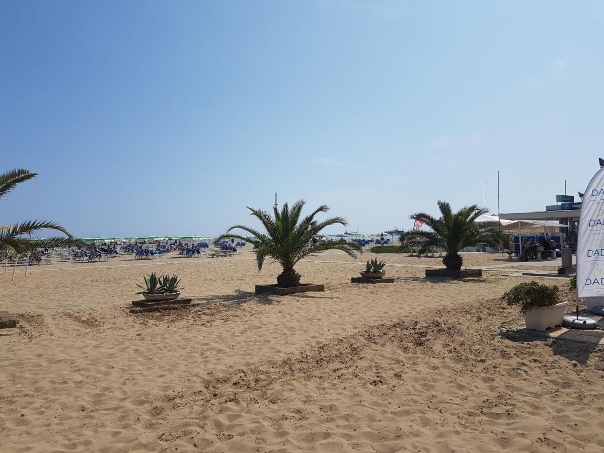 Hotel Villa Ersilia Rimini B&B ภายนอก รูปภาพ