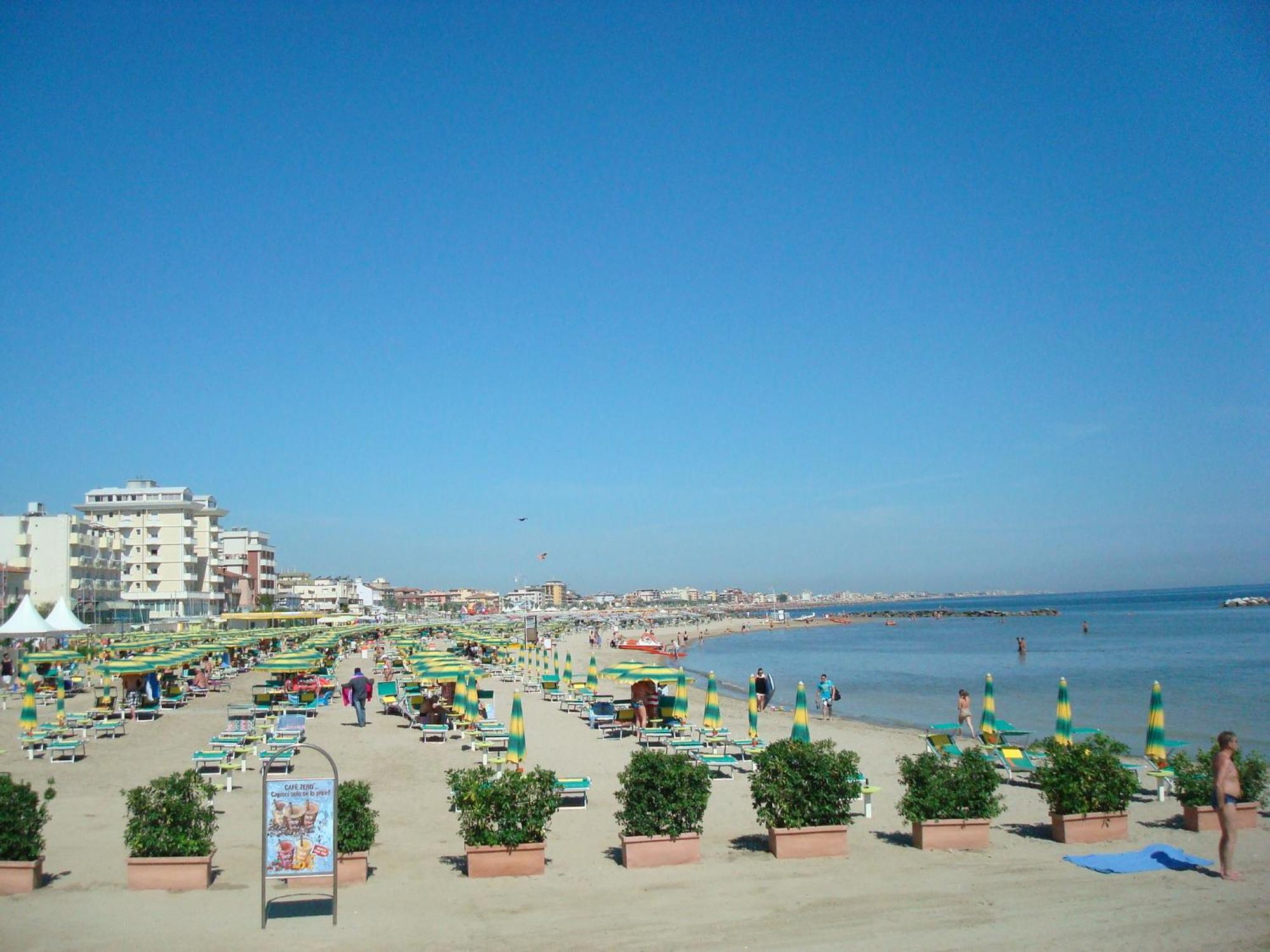 Hotel Villa Ersilia Rimini B&B ภายนอก รูปภาพ