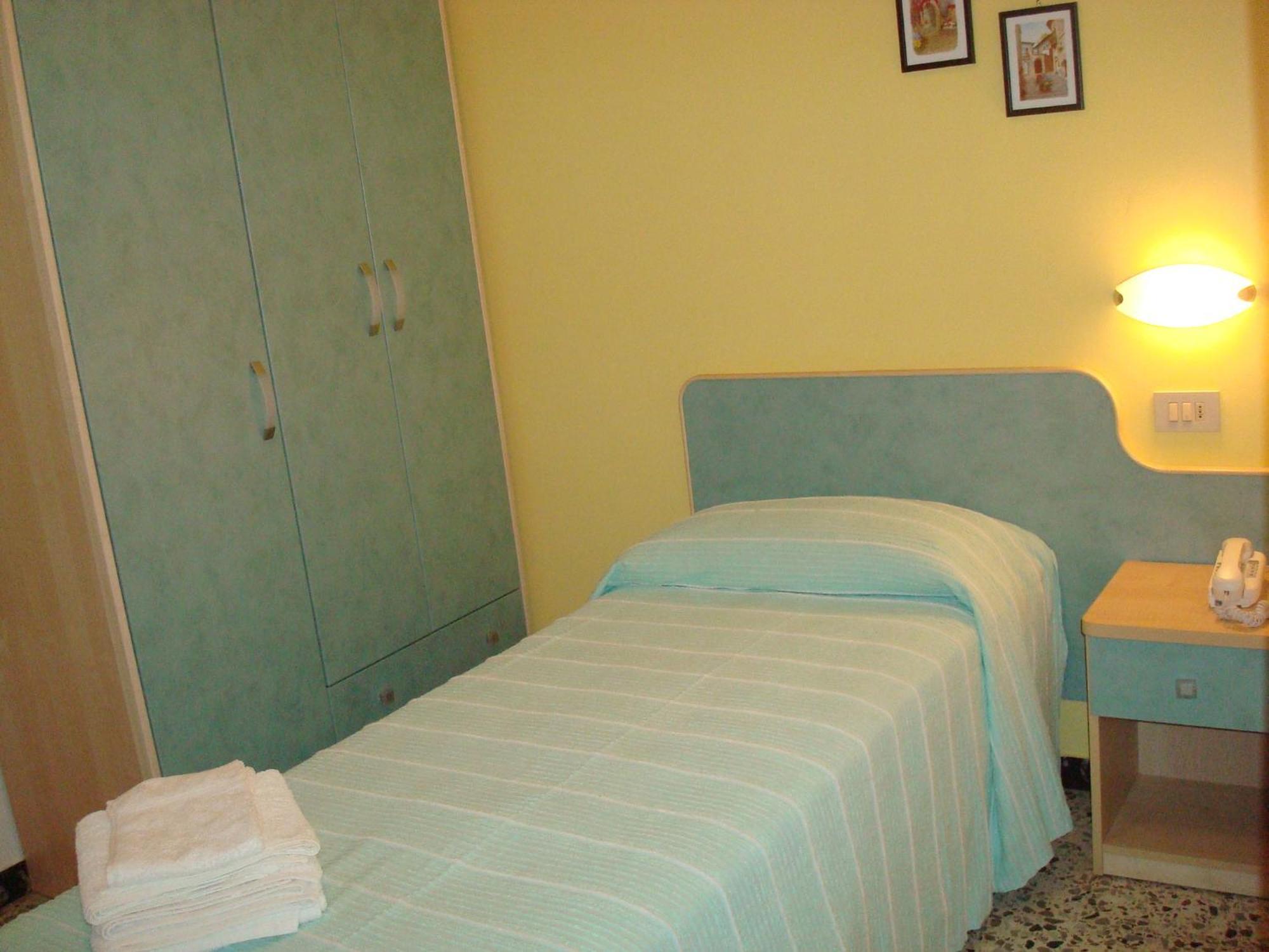 Hotel Villa Ersilia Rimini B&B ภายนอก รูปภาพ
