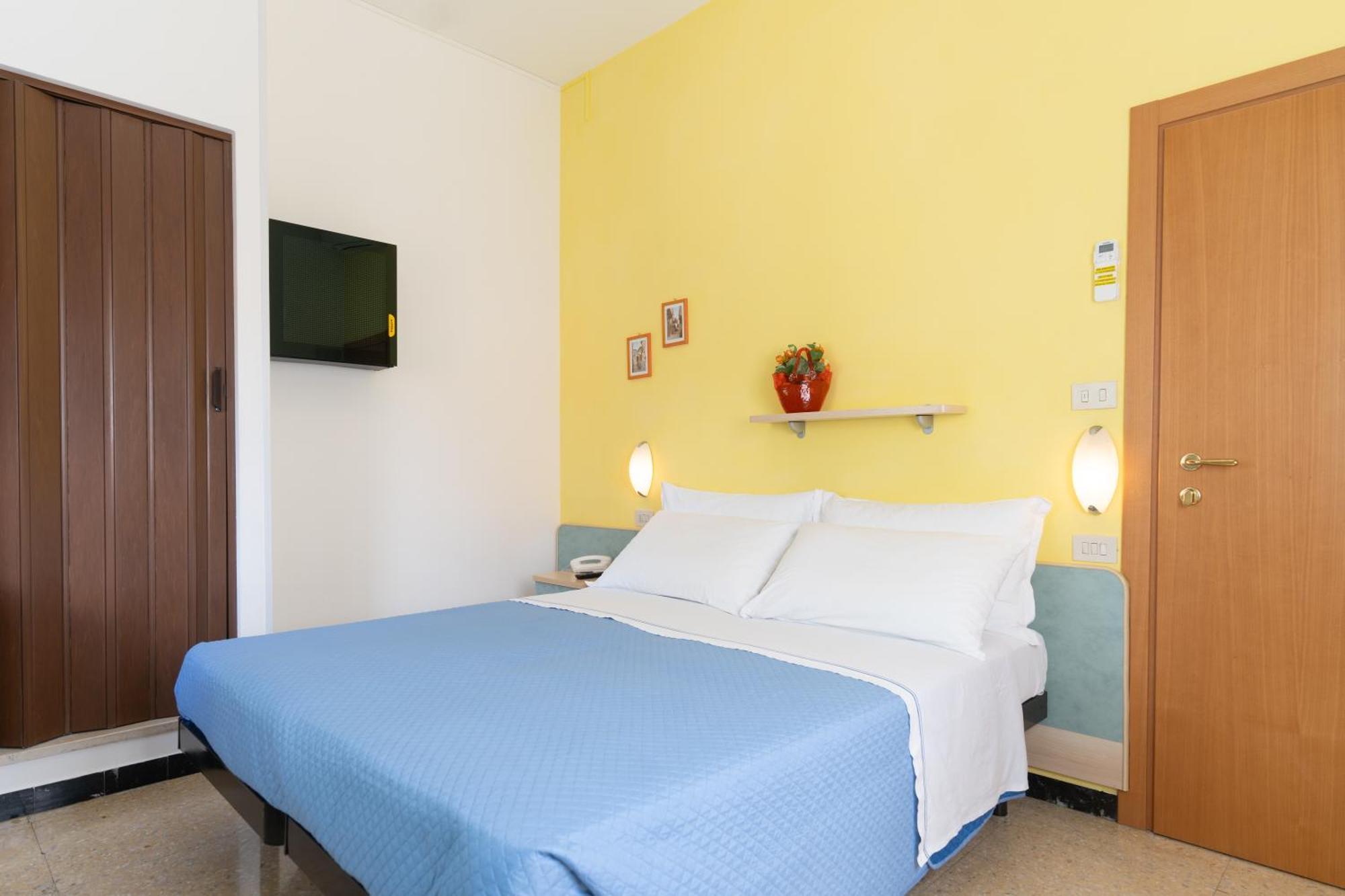Hotel Villa Ersilia Rimini B&B ภายนอก รูปภาพ