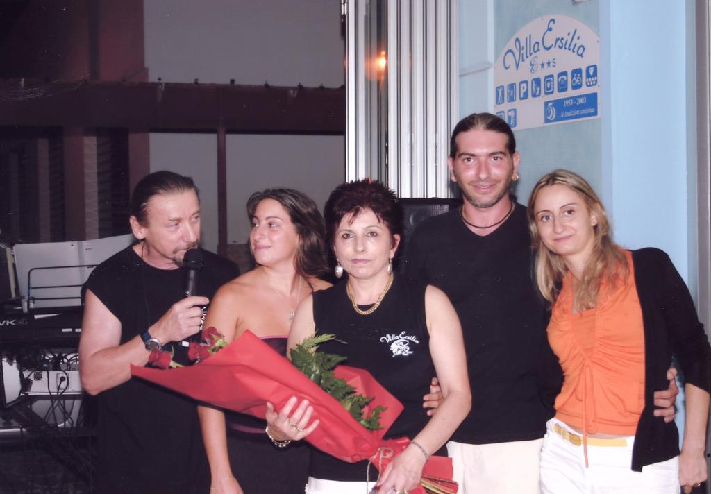 Hotel Villa Ersilia Rimini B&B ภายนอก รูปภาพ