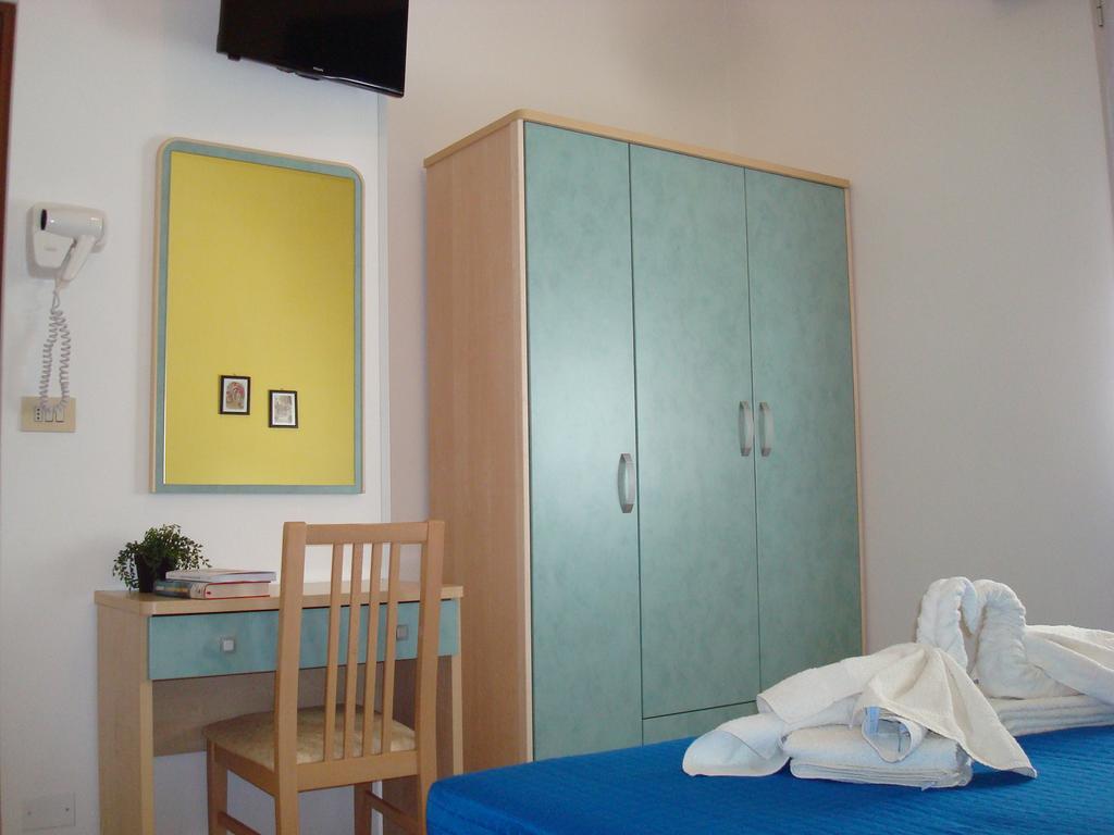 Hotel Villa Ersilia Rimini B&B ภายนอก รูปภาพ