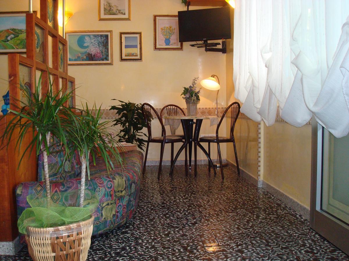 Hotel Villa Ersilia Rimini B&B ภายนอก รูปภาพ