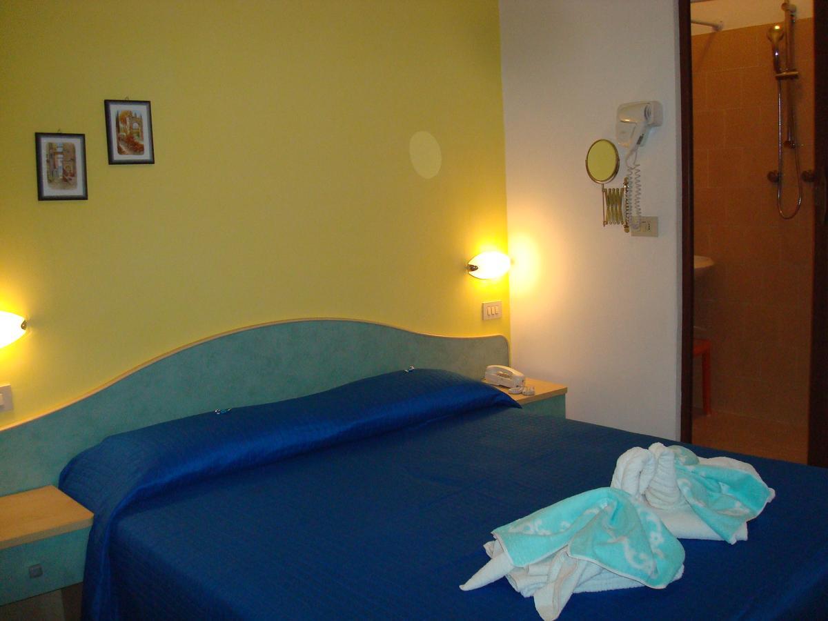 Hotel Villa Ersilia Rimini B&B ภายนอก รูปภาพ