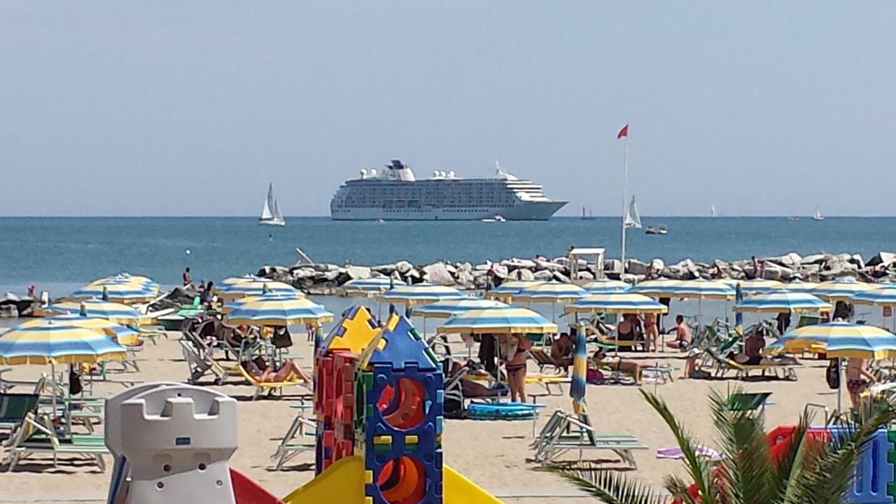 Hotel Villa Ersilia Rimini B&B ภายนอก รูปภาพ